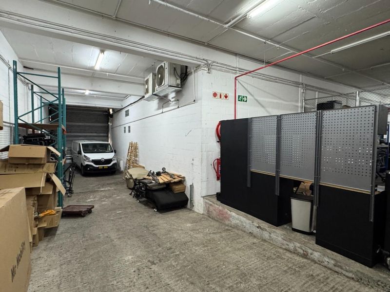 850m2 Industrial Property To Let in Paarden Eiland, Cape Town - Photo 3