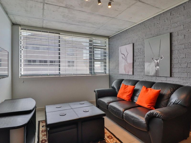 Two Bedroom Apartment in Milnerton - Photo 5
