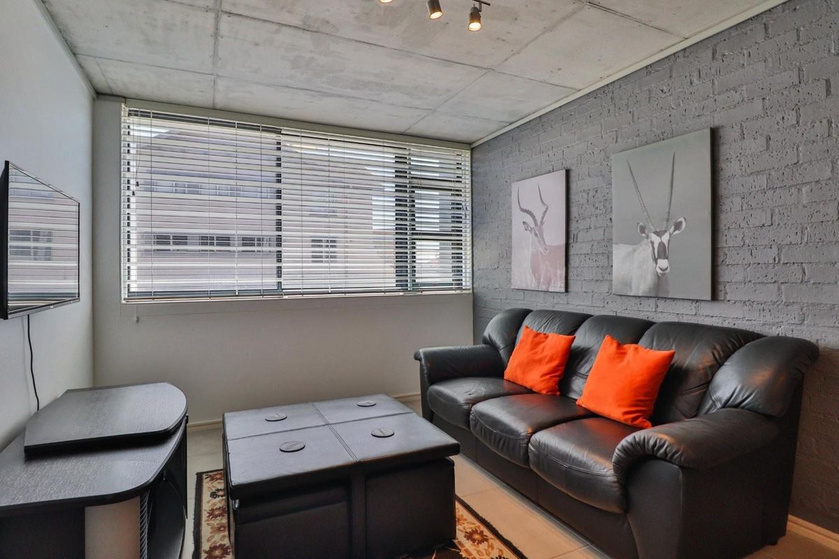 Two Bedroom Apartment in Milnerton - Photo 5