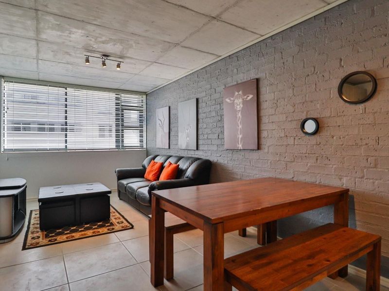 Two Bedroom Apartment in Milnerton - Photo 3