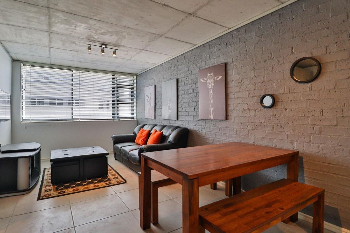 Two Bedroom Apartment in Milnerton - Photo 3
