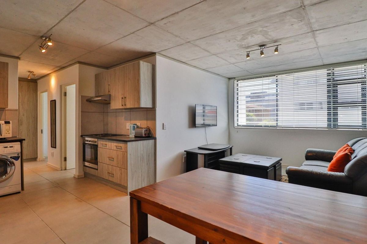 Two Bedroom Apartment in Milnerton - Photo 4