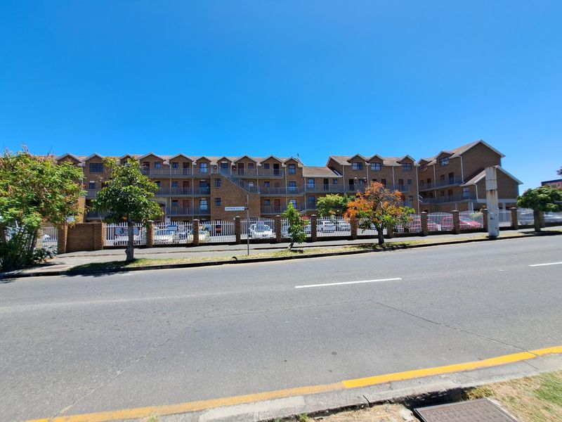 2 Bedroom Duplex Apartment in Brackenfell - Photo 10
