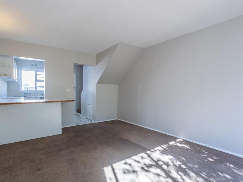 Townhouse Under Offer in Plumstead Cape Town - Photo 9