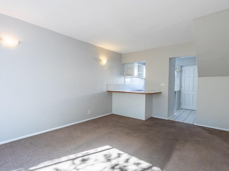 Townhouse Under Offer in Plumstead Cape Town - Photo 8