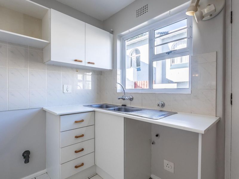 Townhouse Under Offer in Plumstead Cape Town - Photo 7