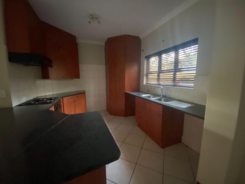 Ground Floor Apartment To Rent in Bryanston, Sandton - Photo 6