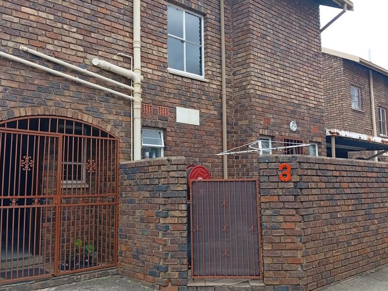 Modern 3-Bedroom Townhouse to Rent in Birchleigh North, Kempton Park - Photo 8