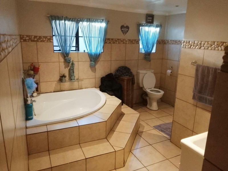 3 Bedroom house on plot to rent Derdepoort - Photo 7
