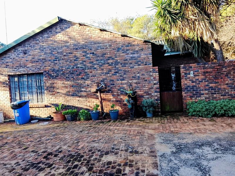 3 Bedroom house on plot to rent Derdepoort - Photo 6
