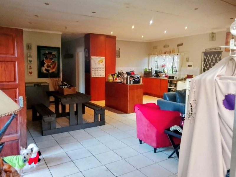 3 Bedroom house on plot to rent Derdepoort - Photo 5