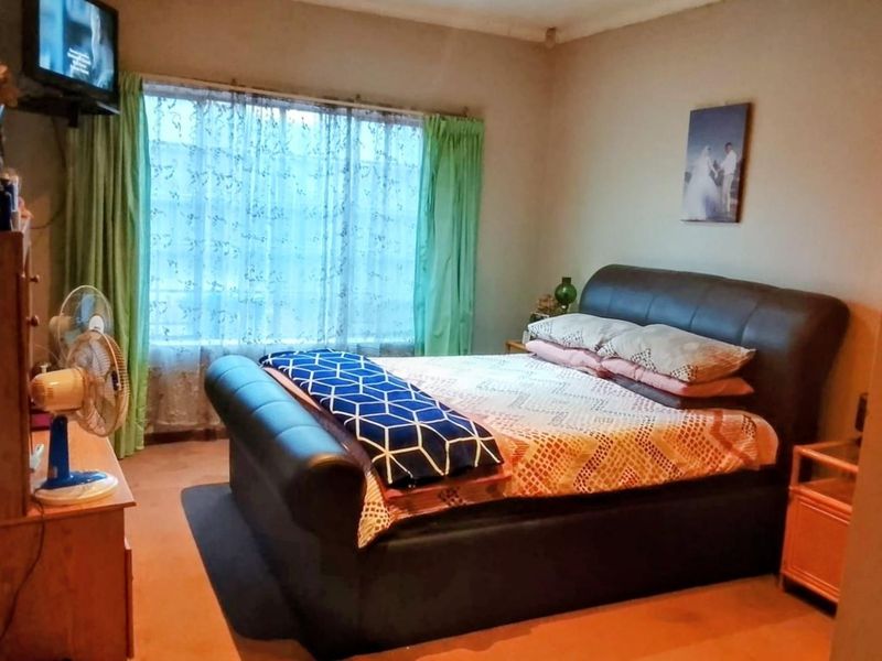 3 Bedroom house on plot to rent Derdepoort - Photo 8
