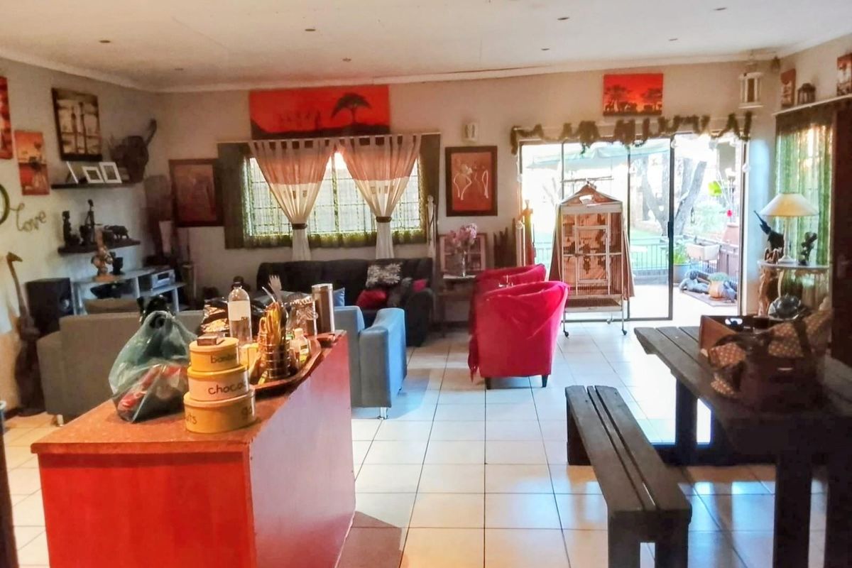 3 Bedroom house on plot to rent Derdepoort - Photo 4