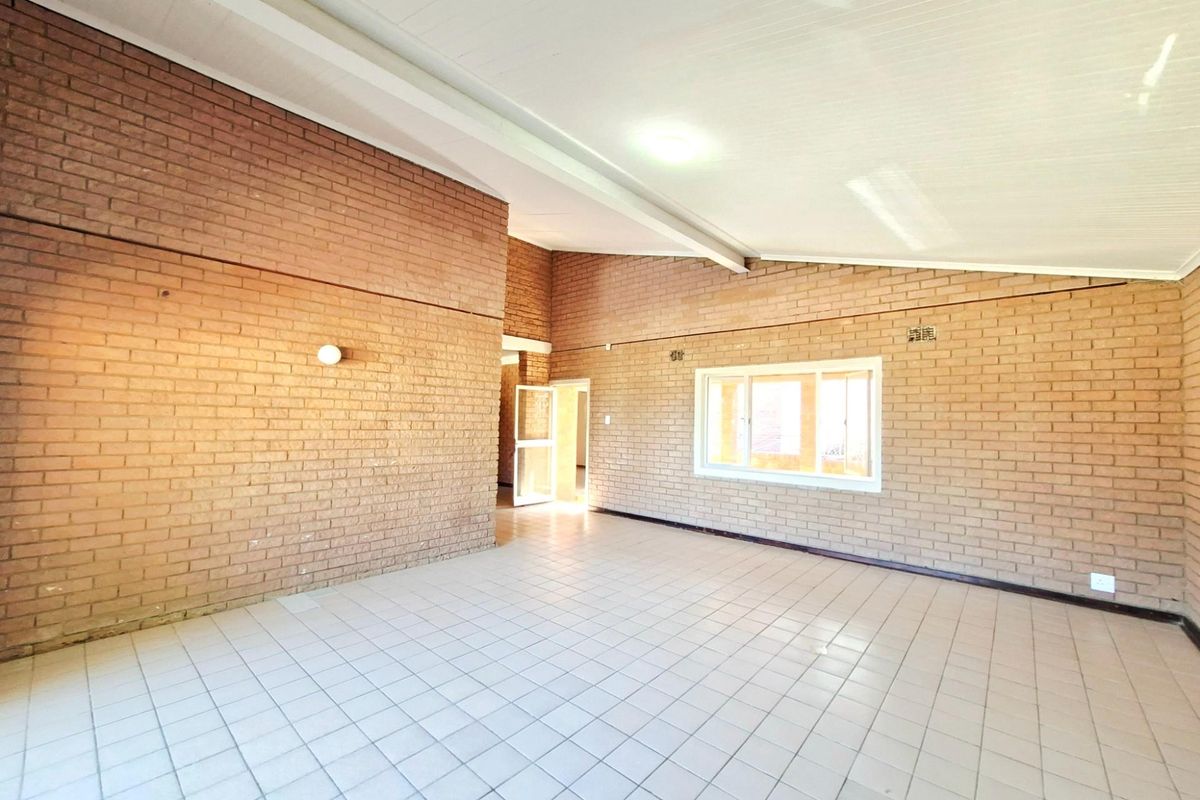 Spacious 3 bedroom home To Rent in La Mercy, KZN - Pet Friendly - Photo 5