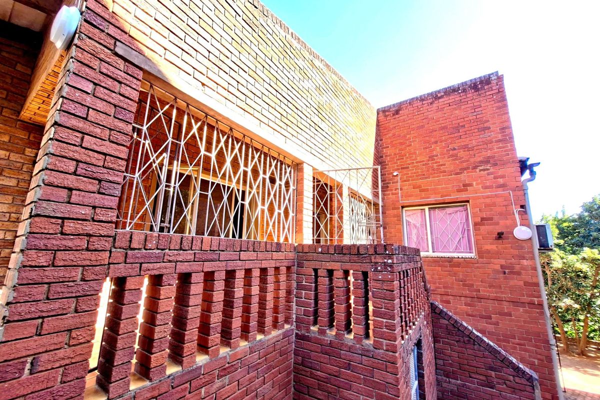 Spacious 3 bedroom home To Rent in La Mercy, KZN - Pet Friendly - Photo 3
