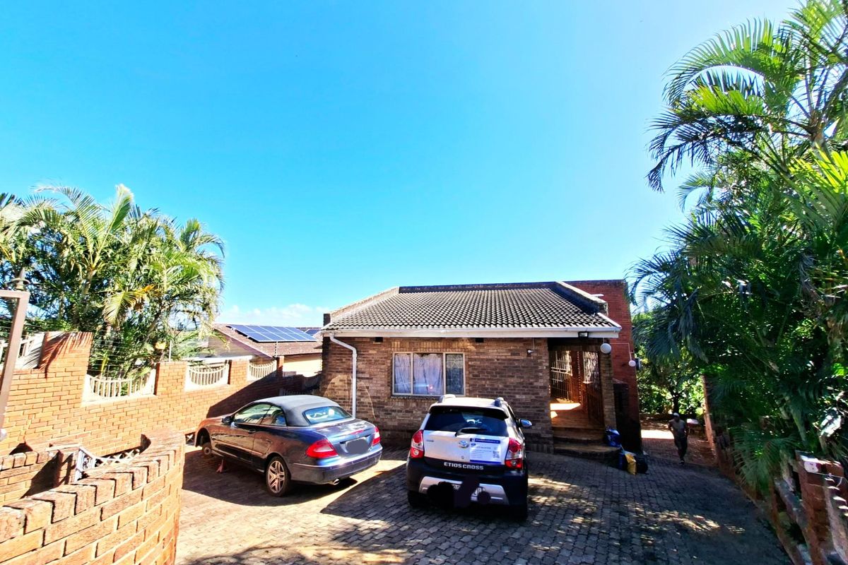 Spacious 3 bedroom home To Rent in La Mercy, KZN - Pet Friendly - Photo 2