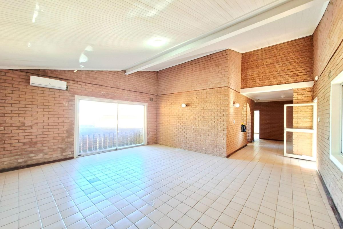 Spacious 3 bedroom home To Rent in La Mercy, KZN - Pet Friendly - Photo 4