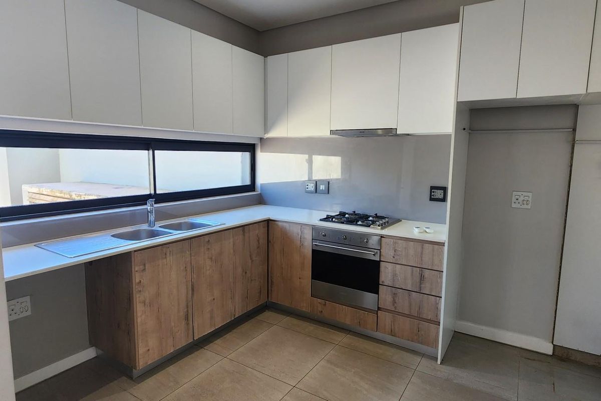 Townhouse For Sale in Sibaya Precinct, Umhlanga, KwaZulu Natal - Photo 3