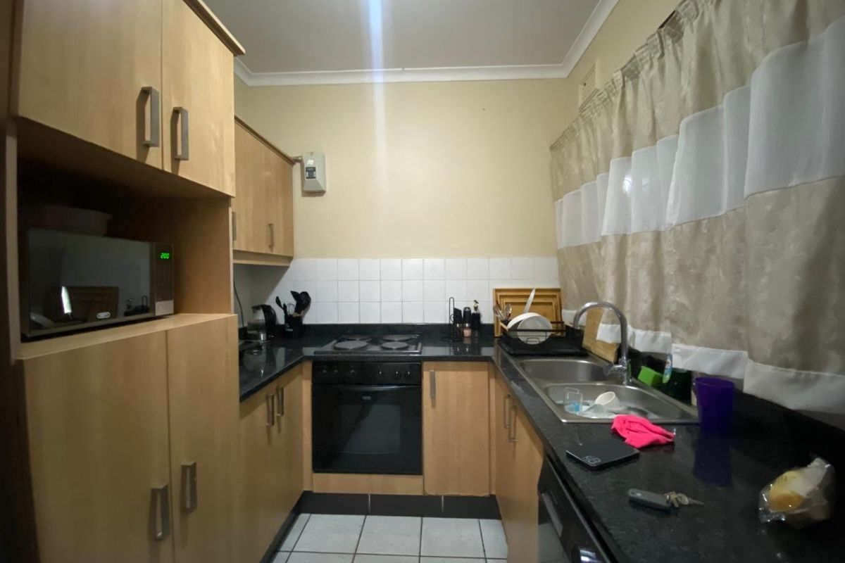 Modern 2-Bedroom Flat in Secure Complex - New Germany R8000 - Photo 5