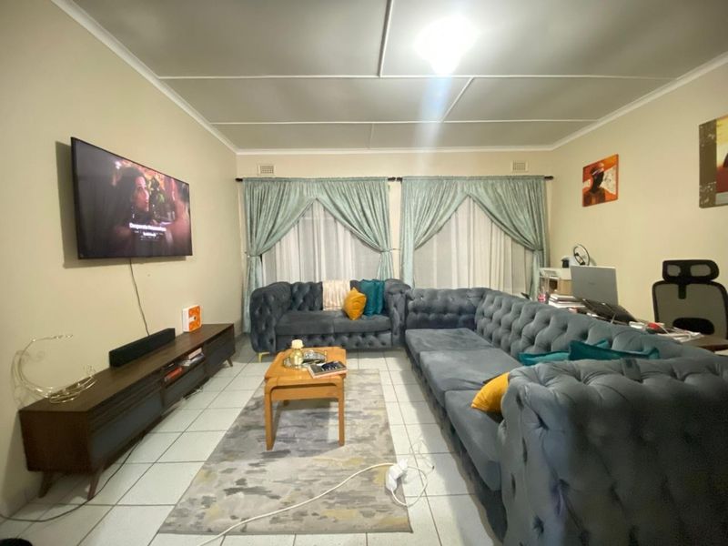 Modern 2-Bedroom Flat in Secure Complex - New Germany R8000 - Photo 7