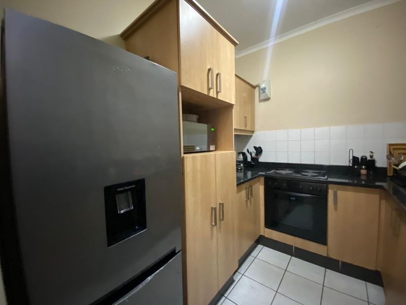 Modern 2-Bedroom Flat in Secure Complex - New Germany R8000 - Photo 3
