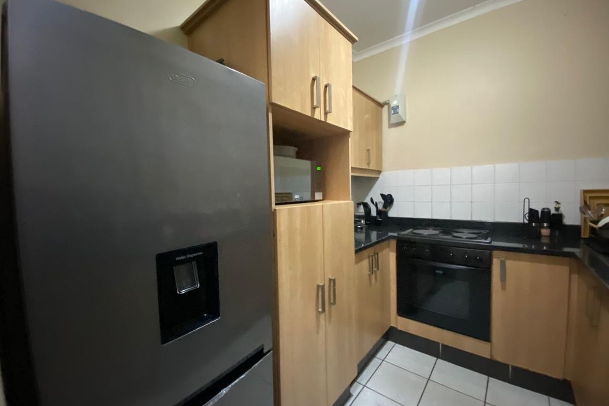 Modern 2-Bedroom Flat in Secure Complex - New Germany R8000 - Photo 3