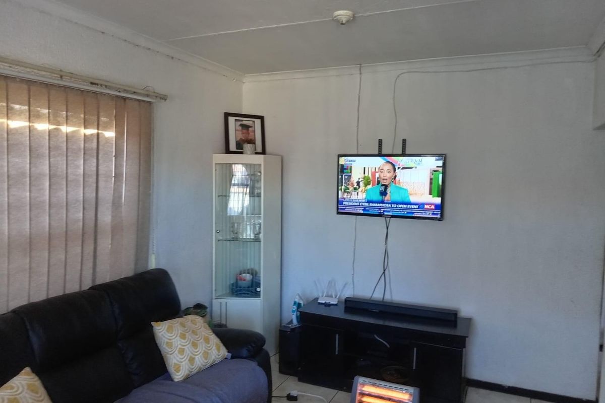 House For Sale in Protea North, Soweto - Photo 5