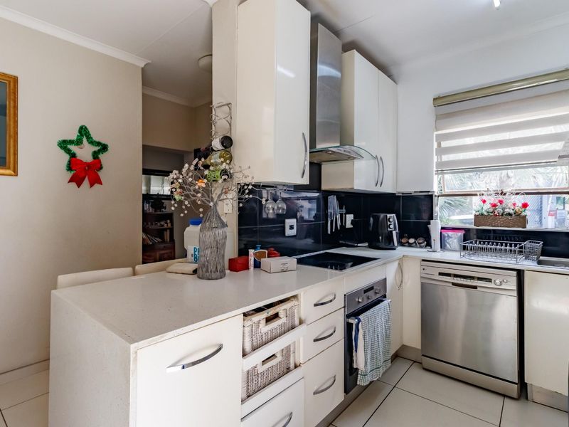 Apartment For Sale in Morningside, Sandton - Photo 10