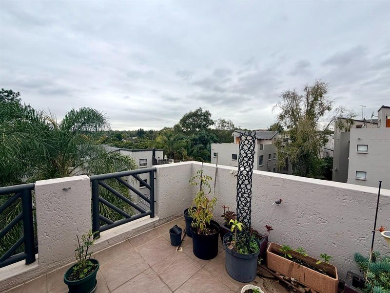 Apartment For Sale in Morningside, Sandton - Photo 8