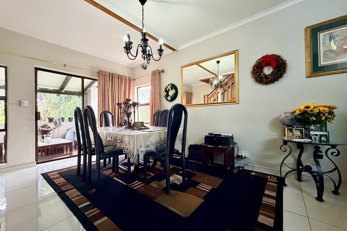 Apartment For Sale in Morningside, Sandton - Photo 2