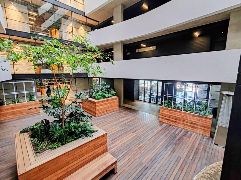 Furnished Apartment For Sale in Woodstock, Cape Town - Photo 9