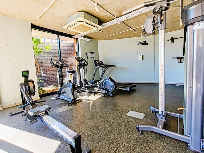 Furnished Apartment For Sale in Woodstock, Cape Town - Photo 8