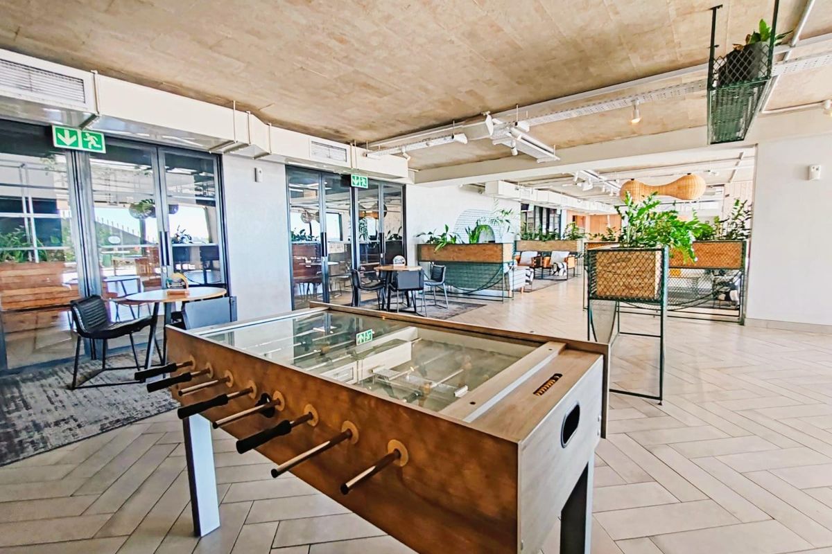 Furnished Apartment For Sale in Woodstock, Cape Town - Photo 5