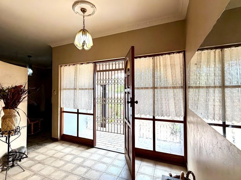 Corner Property in Jubilee Park | Listed by Danté Koen, eXp Realty - Photo 4