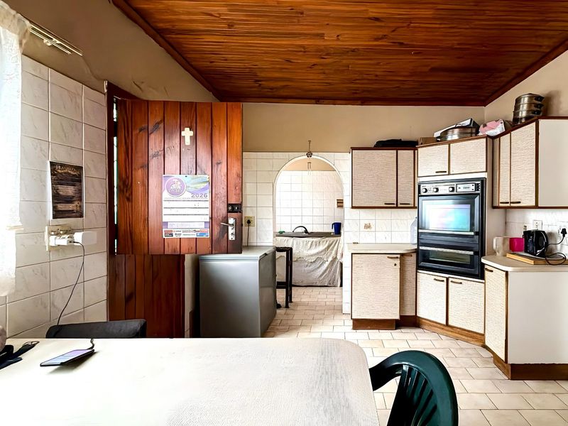 Corner Property in Jubilee Park | Listed by Danté Koen, eXp Realty - Photo 10