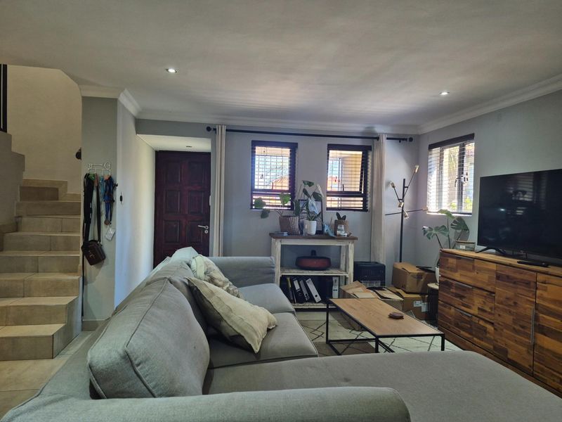 Modern Lock-Up-and-Go Townhouse in the Heart of Menlo Park - Photo 4