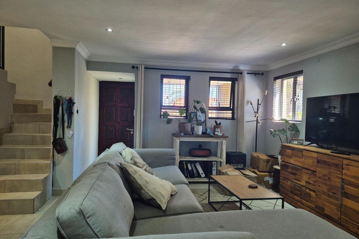 Modern Lock-Up-and-Go Townhouse in the Heart of Menlo Park - Photo 4