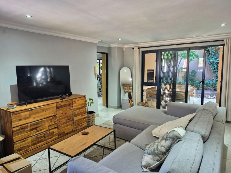 Modern Lock-Up-and-Go Townhouse in the Heart of Menlo Park - Photo 2