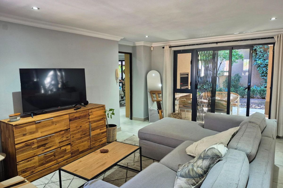 Modern Lock-Up-and-Go Townhouse in the Heart of Menlo Park - Photo 2