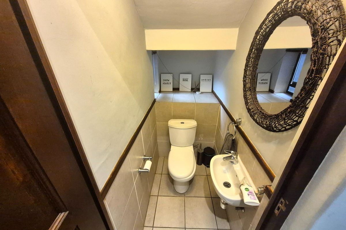 Modern Lock-Up-and-Go Townhouse in the Heart of Menlo Park - Photo 5