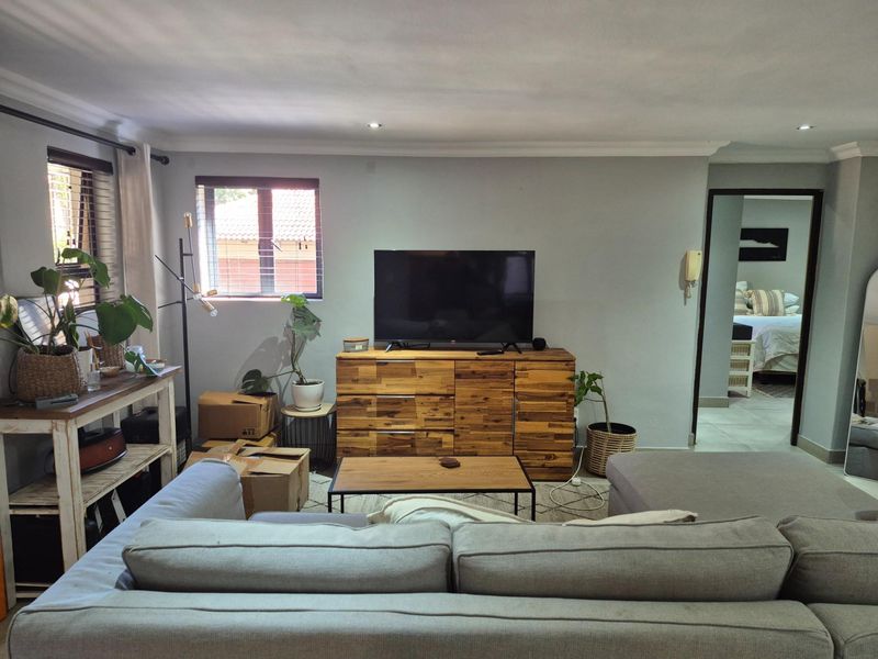 Modern Lock-Up-and-Go Townhouse in the Heart of Menlo Park - Photo 3