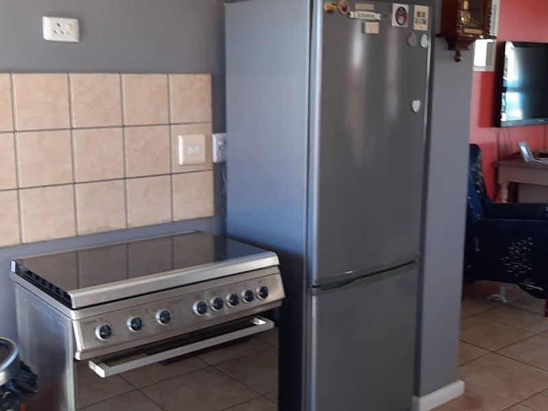 Cozy Coastal Living - 3-Bedroom Home in Bluewater Bay, Saldanha - Photo 10