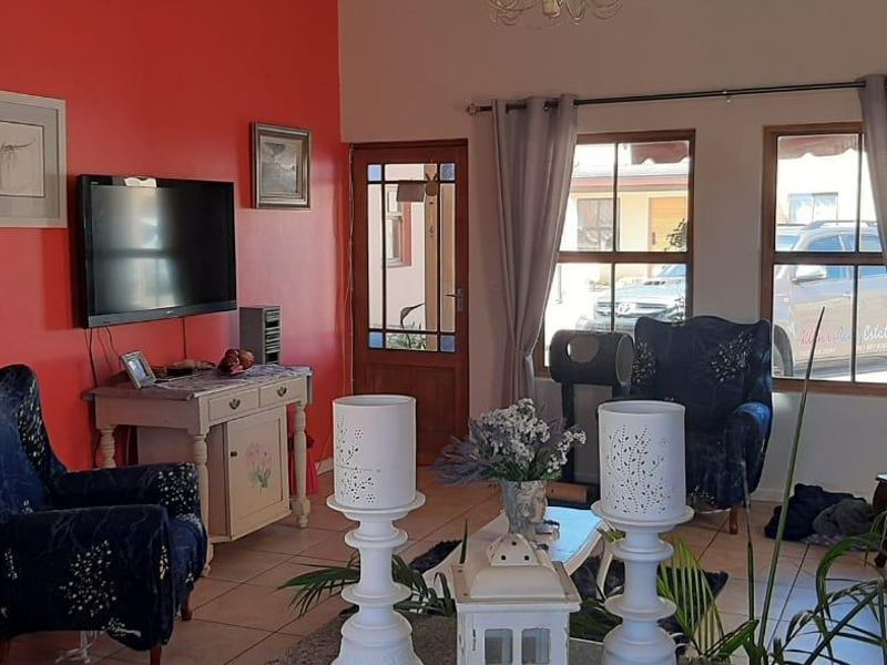 Cozy Coastal Living - 3-Bedroom Home in Bluewater Bay, Saldanha - Photo 6