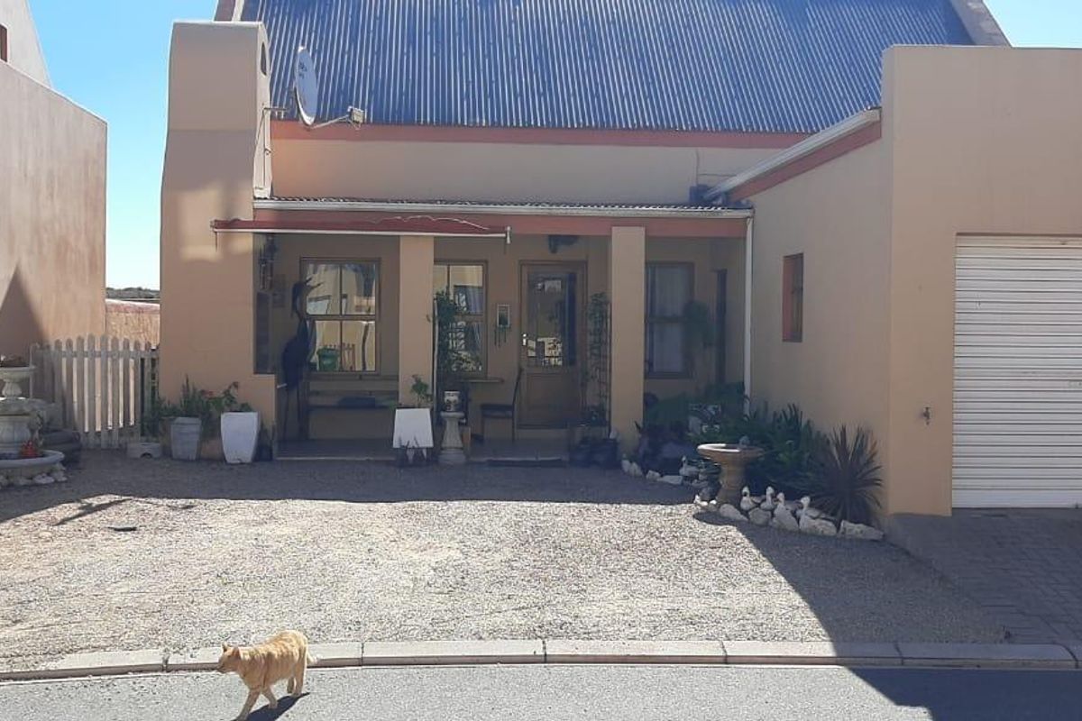 Cozy Coastal Living - 3-Bedroom Home in Bluewater Bay, Saldanha - Photo 2