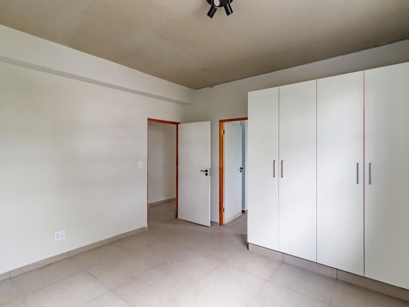 Apartment To Rent in Edenburg, Sandton - Photo 4