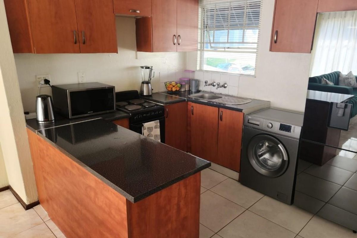 Apartment For Sale in Bramley View, Johannesburg - Photo 4
