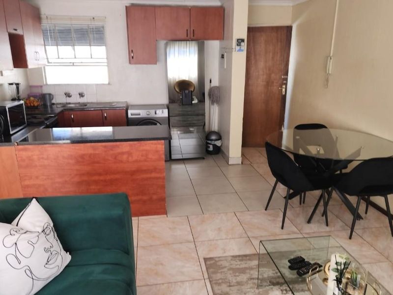 Apartment For Sale in Bramley View, Johannesburg - Photo 3