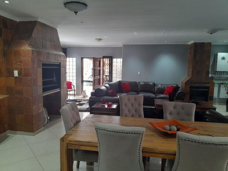House For Sale in Evander, Secunda - Photo 2