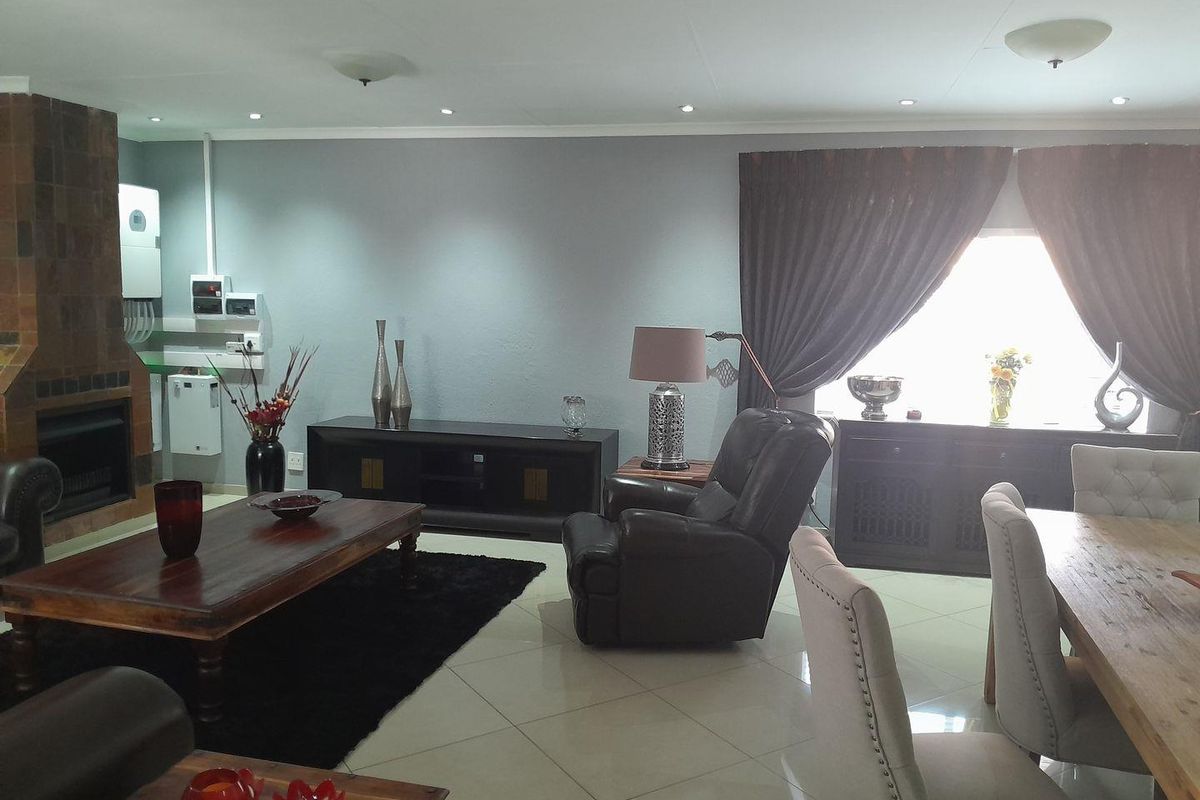 House For Sale in Evander, Secunda - Photo 3