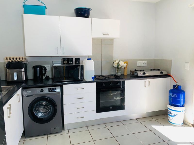 3 Bedroom, 2 Bathroom Apartment For Sale in Clarina, Akasia - Photo 7